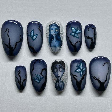 Corpse Bride Ceramics, Dark Aethstetic Nails, Tim Burton Nails Corpse Bride, Corpse Bride Nails Short, Corpse Bride Nail Ideas, Emily Corpse Bride Nails, Halloween Nails Tim Burton, Halloween Nails Corpse Bride, Corps Bride Nails