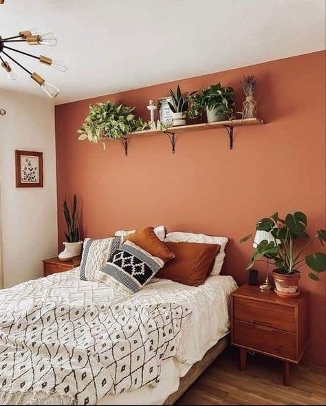 Orange Bedroom Walls, Terracotta Bedroom, Orange Rooms, Bed Interior, Living Room Orange, Bedroom Orange, Casa Vintage, Bedroom Red, Orange Walls