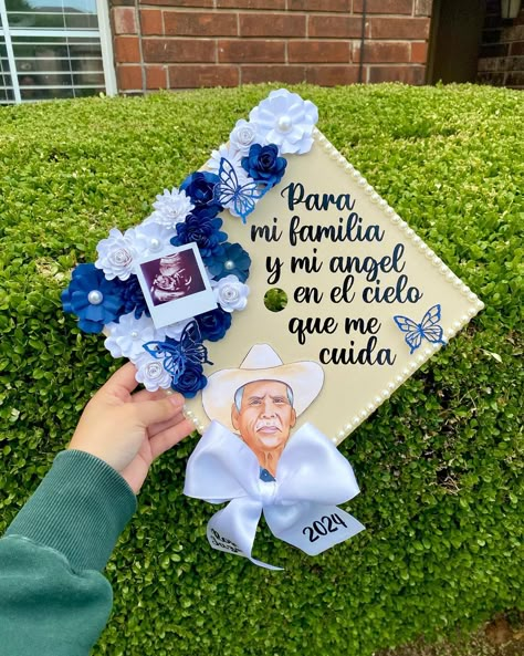 “Para mi familia y mi angel en el cielo que me cuida” 🥹 I did Rosas cap a few years ago (if you’ve been here a while you’ll recognize the portrait 🥹) and she came back to graduate again 😭 this time we added a lil ultrasound 😭 i love being apart of your accomplishments and new milestones and new family members 🫶🏻 Only booking grad caps for May 28th and forward! Book through my website only 🩷www.advbellearts.com __________ #advbellecaps #gradszn #classof2024 #gradcapdesign #gradcapideas Graduation Cap Designs In Memory Of Grandma, Cap Decorations For Passed Loved Ones, Cap Decoration Graduation For Loved Ones, Loved Ones Graduation Cap, In Loving Memory Graduation Caps, Graduation Cap Designs Ultrasound, 1st Generation Grad Cap, Grad Cap Ideas Spanish, Graduation Caps For Lost Loved Ones