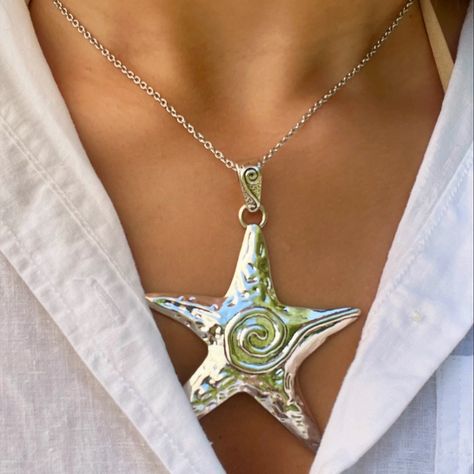 Collier Starfish 🌟 Starfish Fashion, Starfish Jewelry, Fish Jewelry, Starfish Necklace, Jewelry Inspo, Custom Bags, Cute Jewelry, Starfish, Diy Decor