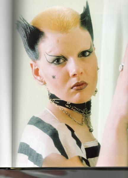 Sue Catwoman Steve Severin, Soo Catwoman, Bromley Contingent, Catwoman Makeup, 1970s Punk, Punk Rock Girls, Cultura Punk, Make Carnaval, Estilo Punk Rock