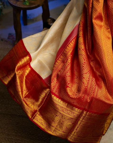 South Indian Wedding Saree, Bengali Saree, Simple Saree Designs, Saree Bollywood, Kota Silk Saree, Simple Sarees, White Saree, Saree Designs Party Wear, Traditional Saree