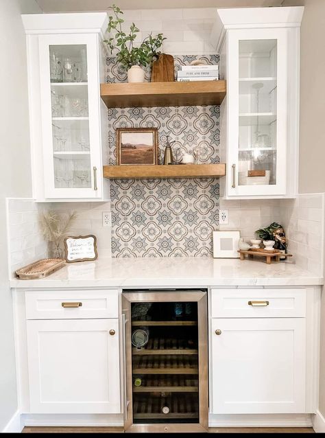 Butler Pantry Bar Ideas, Small Built In Bar Nook, Small Wet Bar Ideas In Living Room, Bar Style Kitchen, Drink Bar Ideas Home, Wet Bar Ideas In Living Room, Small Built In Bar, Trim Remodel, Built In Wine Bar