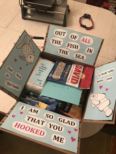 Cute Care Package Ideas For Boyfriend, Care Box Ideas, Hospital Care Packages, Finals Week Care Package, Valentines Day Deployment Care Packages, Kids Care Package, Military Care Package Ideas Army, Christmas Care Package Military, Military Care Package Ideas Valentines Day