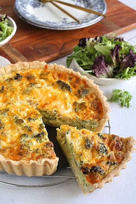 Deep-Dish-Broccoli-Cheddar-Quiche-1 Vegetable Quiche Recipes, Broccoli Cheddar Quiche, Veggie Quiche, Broccoli Quiche, Vegetable Quiche, Breakfast Quiche Recipes, Quiche Recipes Easy, Cheese Tart, Cheese Quiche