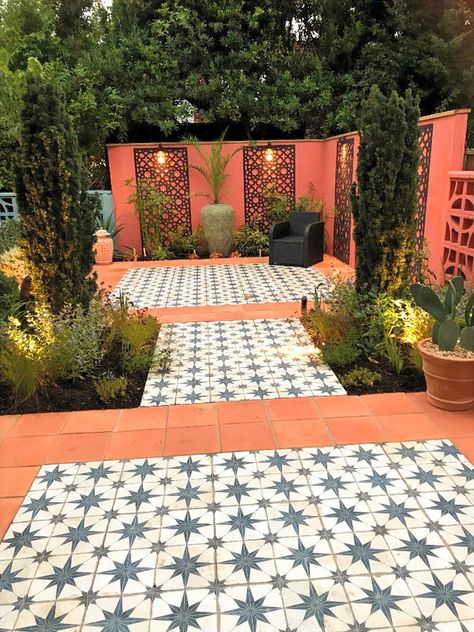 Small Spanish Patio Ideas, Garden Moroccan Style, Tiles In Garden Ideas, Tiles Garden Ideas, Tiled Courtyard Garden, Moroccan Outdoor Tiles, Small Courtyard Gardens Court Yard, Court Yard Garden Ideas Courtyards Patio, Garden Tiles Ideas