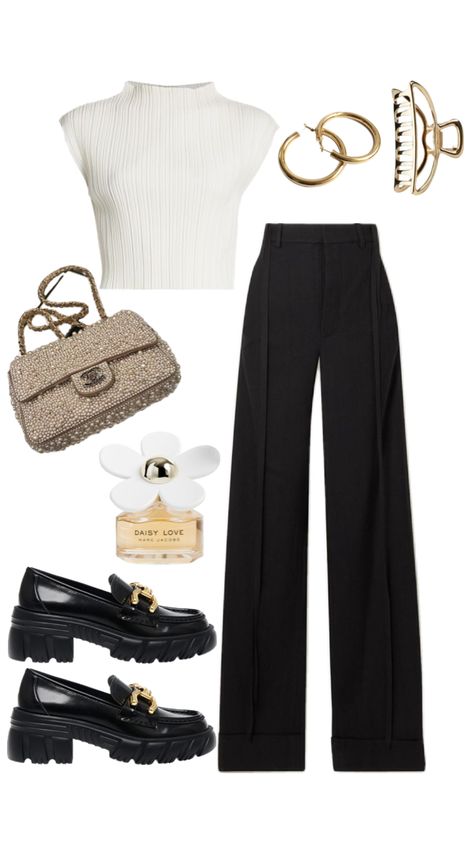 Work Outfit Layout, Office Outfits Women Ideas, Business Attire For Young Women Professional, It Girl Work Outfit, Smart Casual Summer Work Outfit, Aesthetic Work Outfits Women, Smart Casual Office Outfits Women, Smart Outfits For Women, London Work Outfit