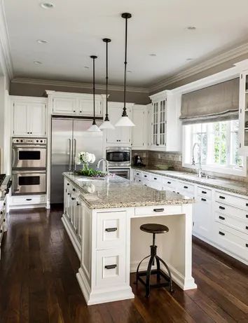 38 Immaculate Kitchens with Dark Floors (Photo Gallery) – Home Awakening White Kitchen Dark Floors, Traditional Style Kitchen Design, Dark Kitchen Floors, Traditional Style Kitchen, Quartz Kitchen Countertops, Traditional Kitchen Design, Dark Floors, Dark Kitchen, Interior Minimalista