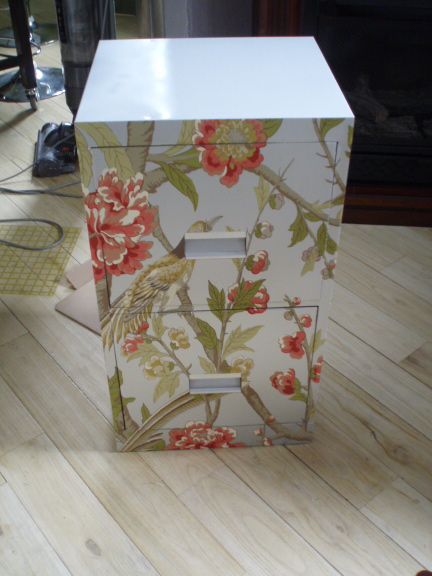 40 Decoupage Ideas for Simple Projects File Cabinet Makeover, Metal Filing Cabinet, Decoupage Ideas, Decoupage Furniture, Filing Cabinets, Creation Deco, Cabinet Makeover, Cabinet Ideas, Decor Details