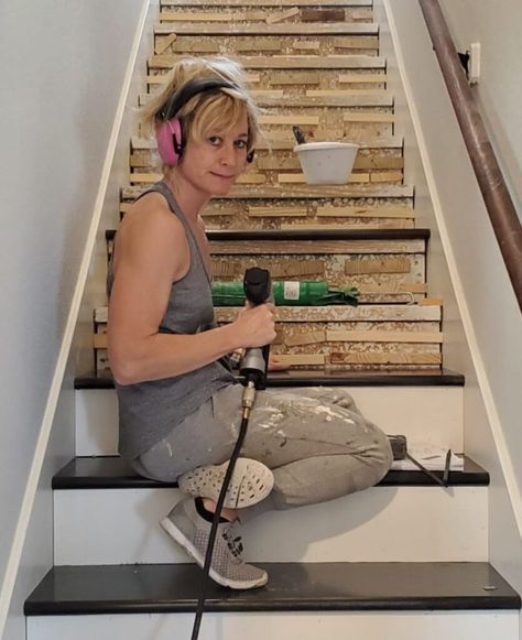 Stairs Makeover on a Budget in 5 Easy Steps (From Carpet to Wood) Wood Landing On Stairs, Mdf Stairs Makeover, Easy Stairs Makeover, Steep Stairs Solution, Diy Stair Treads, Diy Stairs Makeover Cheap, Small Scrap Wood Projects Diy, Small Scrap Wood Projects, Scrap Wood Projects Diy