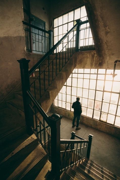 Shadows Fotografi Urban, Foto Art, Naha, Cinematic Photography, Old Building, Story Inspiration, Foto Inspiration, 인물 사진, Photography Inspo