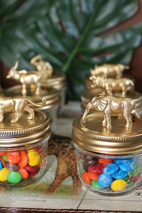 Gold Safari Baby Shower, Circus First Birthday, Jungle Theme Baby Shower, Safari Baby Shower Decorations, Animal Circus, Wild Baby Shower, Safari Baby Shower Boy, Jungle Thema, Baby Shower Safari Theme