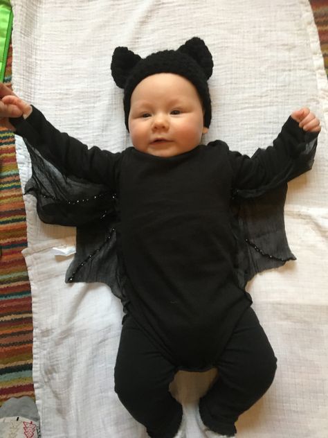 Homemade bat costume One Year Old Bat Costume, Diy Infant Bat Costume, Newborn Bat Costume, Infant Bat Costume, Bat Baby Costume, Diy Baby Bat Costume, Homemade Baby Costumes, Baby Bat Costume, Bat Halloween Costume