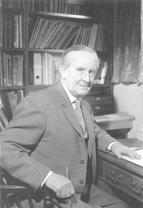 J RR TOlkien J Rr Tolkien, Tolkien Illustration, Jrr Tolkien, Celebrity Portraits, Middle Earth, Tolkien, Book Club Books, Book Club, Writers