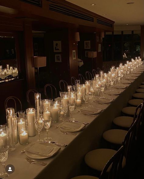 Candle Lit Table, Engagement Dinner, Decoration Restaurant, Birthday Dinner Party, Restaurant Wedding, Candle Light Dinner, Wedding Table Decorations, Long Table, Candle Dinner