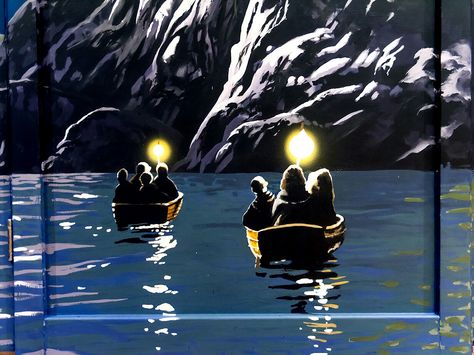 Hogwarts - more boats #harrypotter #decor Hogwarts Floating Candles, Hogwarts Lake, Harry Potter Mural, Bookshelf Quilts, Bus Drawing, Kids Boat, Twilight Scenes, Harry Potter Art Drawings, Harry Potter Wall