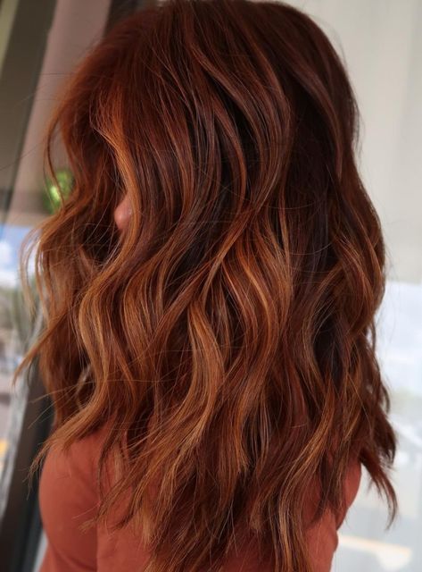 Dark Copper Hair Cool Skin Tone, Light Copper Hair Dark Roots, Auburn Hair For Cool Skin Tones, Deep Red Hair Color, Deep Auburn Hair, Light Auburn Hair Color, Brown Auburn Hair, Reddish Brown Hair Color, Red Brown Hair Color