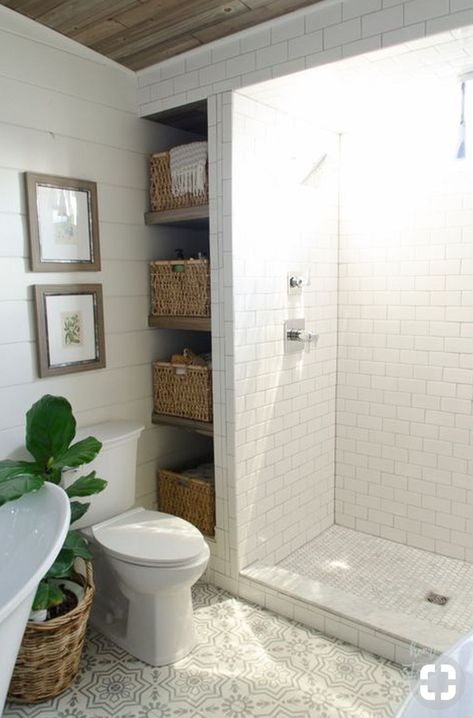 Drømme Bad, Small Farmhouse Bathroom, Makeover Kamar Mandi, Farmhouse Bathroom Remodel, Bad Inspiration, Hiasan Bilik, Modern Farmhouse Bathroom, Bathroom Remodel Designs, Basement Bathroom