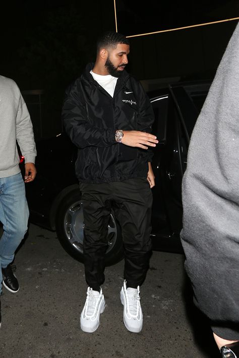 Drake All Black Outfit, Drake Fashion 2023, Drake Full Body Pic, Drake Shirt Outfit, Drake Style Outfits, Drake Outfits Fashion, Drake Drip, Drake 2023, Hours In Silence