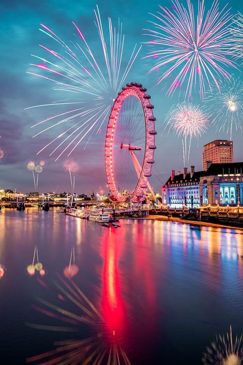 Bank holidays in the UK in 2022 and 2023 | Expatica Easter Monday, 15 April, New Year’s Day, 1 January, May Days, 1 August, Platinum Jubilee, Bank Holiday, St Patrick’s Day