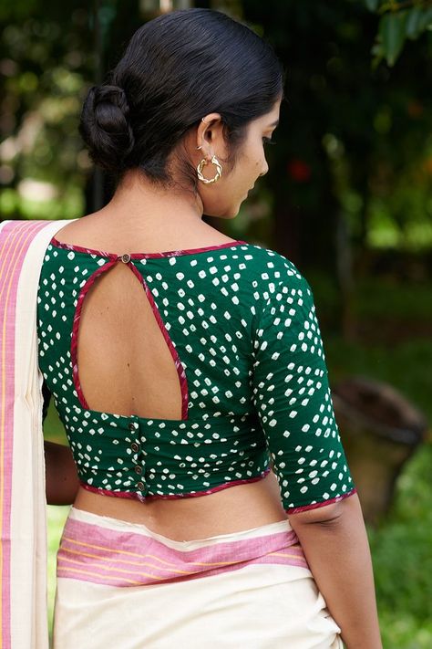 Sari Blouses, Blouse Sari, Blouse Back Neck, Patchwork Blouse, Blouse Designs High Neck, Cotton Blouse Design, Saree Blouse Neck Designs, Fashionable Saree Blouse Designs, Blouse Back Neck Designs