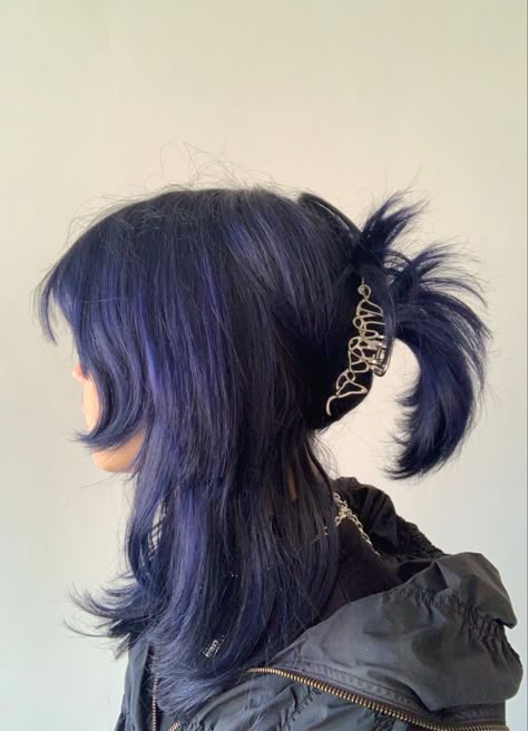 Periwinkle Hair Highlights, Blue Purple Black Hair, Dark Purple Hair Aesthetic, Dark Blue And Purple Hair, Hair Colours For Dark Skin, Purple Hair Aesthetic, Indigo Hair, Blue Purple Hair, Dark Purple Hair