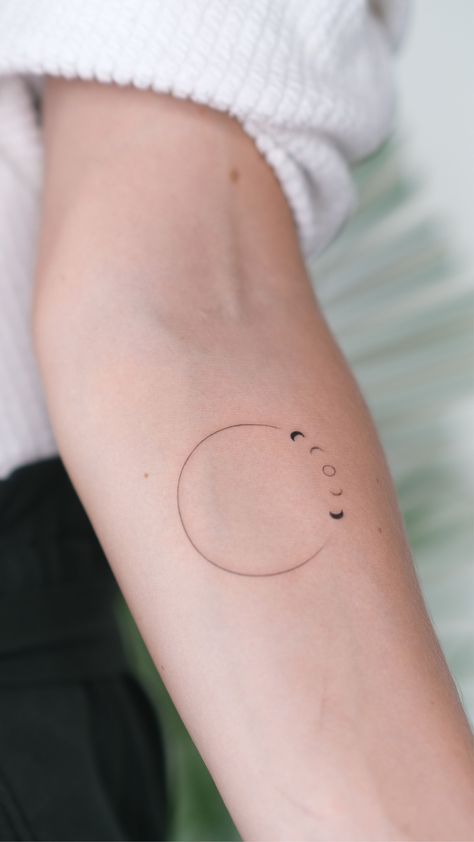 Phases Of Moon Tattoo Small, Idea Tattoo Minimal, The Phases Of The Moon Tattoo, Moon Phases Small Tattoo, Moon Changes Tattoo, Minimal Moon Phase Tattoo, Four Circles Tattoo, Moon Phases Tattoo Circle, Triple Moon Tattoo Small