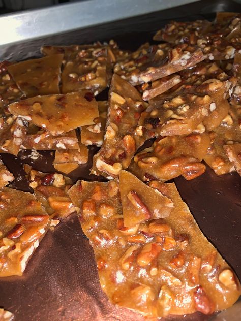 A recipe for pecan brittle. Pecan Brittle Recipe Best, Pecan Brittle Recipe Easy, Boozy Deserts, Pecan Brittle Recipe, Praline Pecans Recipe, Roasted Pecans Recipe, Boozy Food, Praline Pecans, Pecan Brittle