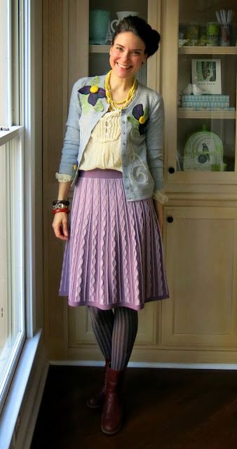 Professional Dress Outfits, Art Teacher Outfits, Cassie Stephens, Librarian Style, Net Tights, Teacher Wear, Teacher Outfits Fall, Teacher Clothes, Romantic Tops