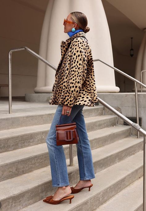 Leopard Print Runway, Fall Weekend Outfits 2024, Denim And Leopard Outfit, Preppy Fall Outfits 2024, Animal Print Top Outfit Ideas, Animal Print Jacket Outfit, Leopard Print Jacket Outfit, Long Fall Sweaters, Leopard Jacket Outfit