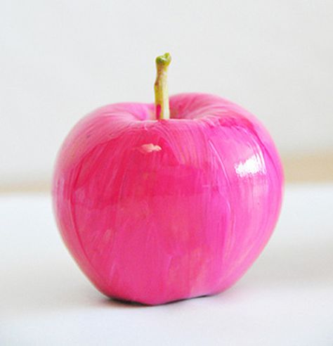 Tumblr - a "PINK" apple a day, will keep the fashion police away! Pink Candy Apples, Kule Ting, Tout Rose, I Believe In Pink, Pink Life, Pink Apple, Rose Bonbon, Creature Comforts, Tickled Pink