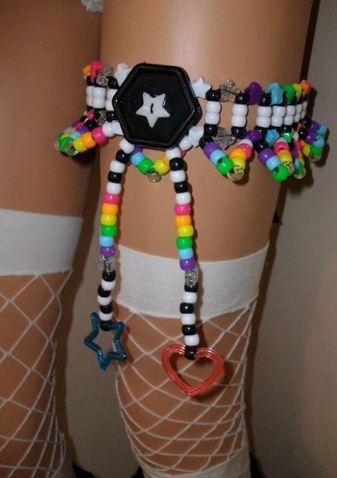 Kandi Garter, Kandi Words Ideas, Kandi Clothes, Kandi Scene, Kandi Kids, Kandi Inspiration, Pride Ideas, Rave Bracelets, Pony Bead Projects