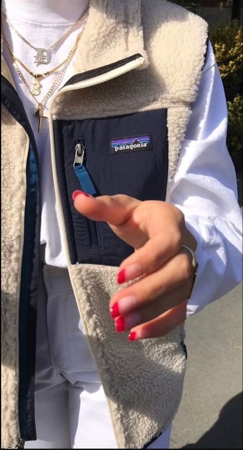 Patagonia Vest Outfit, Patagonia Outfit, Patagonia Vest, Uni Outfits, Trendy Fall Outfits, Granola Girl, Swag Style, Hiking Outfit, Outfit Inspo Fall