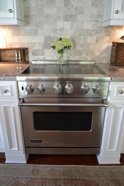 Electric Stove That Looks Like Gas, Electric Ranges That Look Like Gas, Cabinetry Details, Counter Backsplash, Electric Stove Top, Viking Stove, Kitchen Cabinet Color Ideas, Electric Stoves, Induction Range