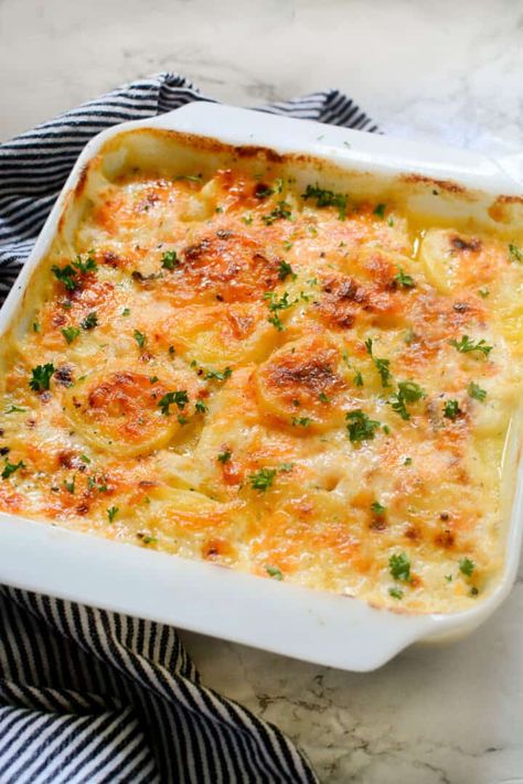 Baked Scalloped Potatoes, Easy Scalloped Potatoes Recipe, Scalloped Potatoes Easy, Scalloped Potatoes Recipe, Simply Potatoes, Gratin Potatoes, Canned Potatoes, Smoked Gouda Cheese, Scalloped Potato Recipes