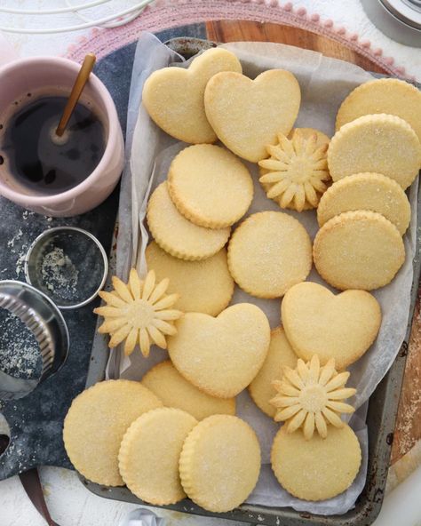 Gf Food, Gluten Free Twix, Shortbread Recipe, Gluten Free Shortbread Cookies, Gluten Free Biscuits, Baking Healthy, Gluten Free Cookie Recipes, Jammy Dodgers, Gluten Free Shortbread