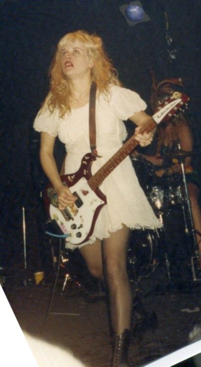 Riot Grrl Fashion, Riot Grrrl Fashion, Kat Bjelland, Bleach Blonde Hair, Peter Pan Collar Dress, Riot Grrrl, I'm With The Band, Grunge Girl, The 1990s