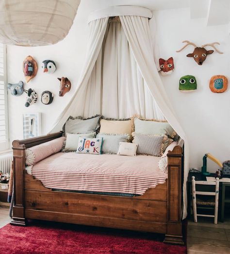 Alex Eagle, Small Kids Bedroom, Childrens Bedrooms Design, Soho Loft, White Bed Frame, Casa Vintage, Living Modern, Loft Apartment, Canopy Bed