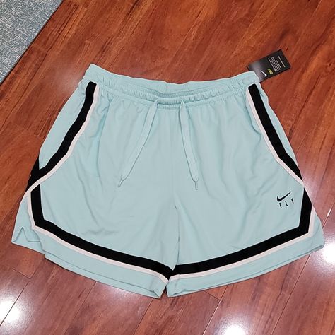 Nwt Nike Dri-Fit Basketball Shorts. They Have 2 Front Pockets. Color Is A Mint Green. Style Is Standard Fit. Cute Basketball Shorts Outfit, Basketball Clothes Outfits, Basketball Practice Outfit, Basketball Shorts Women Outfit, Basketball Shorts Outfit, Basketball Things, Cute Running Outfit, Womens Basketball Shorts, Basketball Outfit