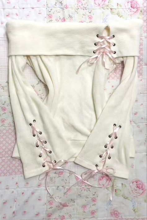 Kawaii Dress Outfit Ideas, Cute Tops Coquette, Y2k Off Shoulder Top, Love Shack Fancy Top, Lace Up Sweater, Pink Coquette Outfit Aesthetic, Aesthetic Christmas Clothes, Coquette Top Outfit, Pink Coquette Winter Outfits