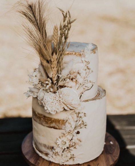 Two Tier Naked Cake Boho, Bohemian Cake Design, Boho Cakes Wedding, Boho Chic Cake Ideas Birthday, Bohemian Wedding Cake Boho Chic, Wedding Cakes Boho Chic, Wedding Cakes Pampas, Wedding Cake Neutral Colors, Boho Bridal Shower Cake Ideas