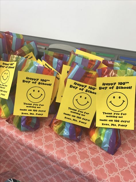 Smiley Face Back To School Gift, 100th Day Of School Gifts For Students, 100 Days Of School Gifts Student, Smiley Face Bulletin Board Ideas, Kindergarten Aide, Smiley Face Classroom Theme, Smiley Face Classroom, Smiley Face Gifts, Relax Room