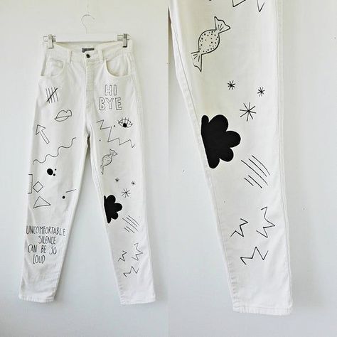 Painted White Jeans, Thrift Store Fashion Diy, Graffiti Pants, Painting Denim, Black Doodles, Graffiti Jeans, Customised Denim Jacket, Spirit Week Outfits, Diy Pants