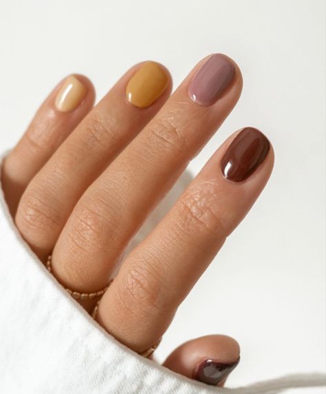 Bright Neutral Nails, Boho Nail Colors, Simple Boho Nails, Multicolor Manicure, Boho Nails Simple, Multicolored Nails, Valentine Nail, Boho Nails, Romantic Nails