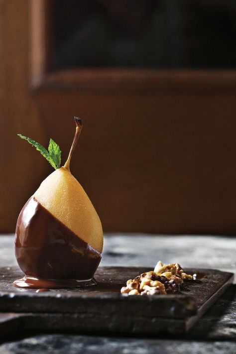 Chocolate Covered Pears, Pear Dessert, Cooking Photos, Poached Pears, Pear Recipes, Elegant Desserts, Chocolate Dessert, Plated Desserts, Eat Smarter