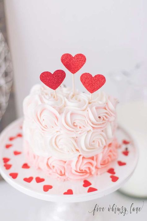 Celebrate Valentine's Day in style with a gorgeous cake like this one!!! See more party ideas and share yours at CatchMyParty.com #cake #valentinesday Valentines Baby Shower Cake, Valentine Cakes, Valentines Baking, Valentines Baby Shower, Love Cake Topper, Valentinstag Party, Valentines Birthday, Valentine Desserts, Valentines Day Cakes