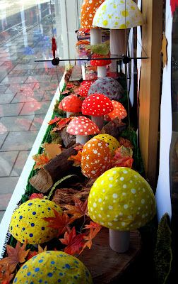 Snow in a Teapot: Design Blog: Mushrooms Mushroom Display Ideas, Mushroom Window Display, Back To School Window Display Retail, Autumn Shop Window Display, Jesenske Dekoracije, Autumn Window Display Retail, Fall Store Window Displays, Christmas Window Display Retail, Back To School Window Display