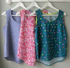 mmmcrafts: in which I sew a large number of woven tanks (or, Grainline vs Wiksten) Tank Top Sewing Pattern, Sewing Patterns Free Women, Sewing Tops, Tank Top Pattern, Sewing Projects Clothes, Top Sewing, Trendy Sewing, Sew Easy, Top Sewing Pattern