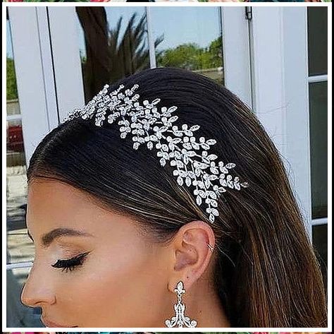 Wedding Hair Down - Ever feel like you're wasting your time searching? Click to get what you need from one of the worlds largest online retailer! Act IMMEDIATELY! Elegant Headband, Wedding Hair Wreath, Hair Wreaths, Bride Headpiece, Peinados Fáciles Para Cabello Corto, Wedding Hair Inspiration, Wedding Hair Down, Crystal Headband, Bridal Headpiece