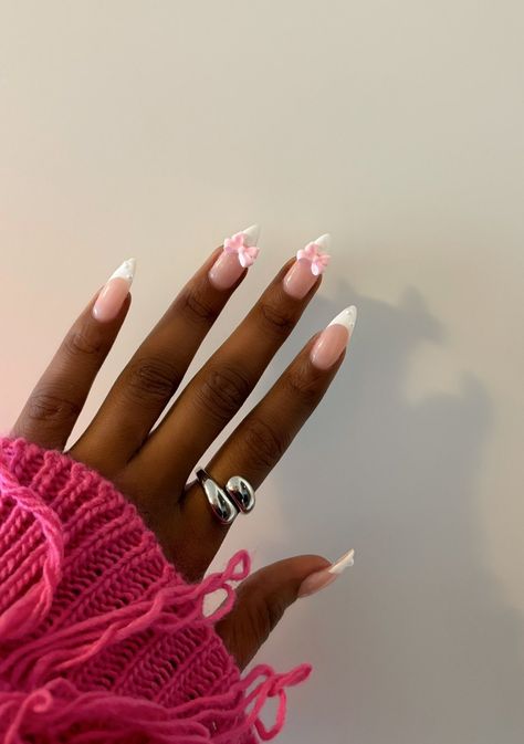 Aesthetic Nail Art, Coquette Nail, Princess Vibe, Nails Girly, Cute Almond Nails, Almond Nails Pink, Pink White Nails, Coquette Nails, Spring Acrylic Nails